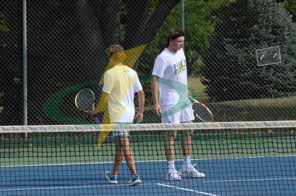 9-10 Varsity Boys Tennis McKenzie B (4)