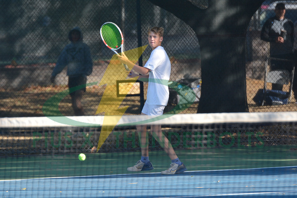 10-17 varsity boys tennis allie (121)