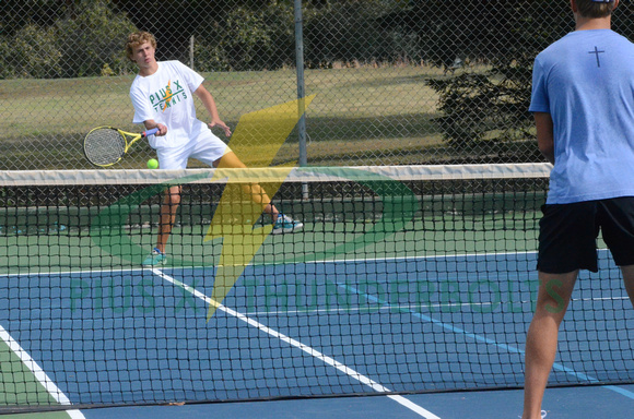 9-10 Varsity Boys Tennis McKenzie B (5)